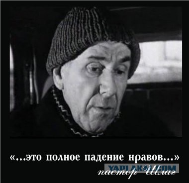Парочка решила развлечься прямо у барной стойки
