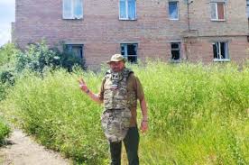 Глава Дмитриевского района Курской области Рябыкин покинул пост, и стал добровольцем