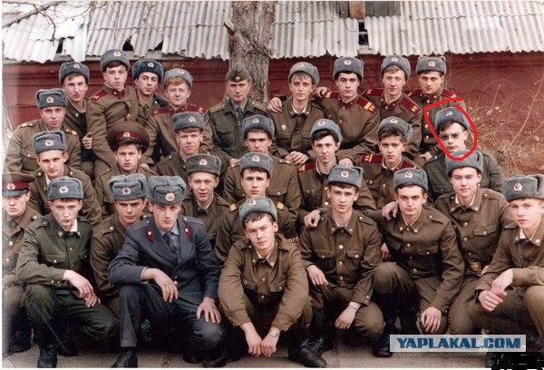 Кто на фотке писаря найдет штабного?