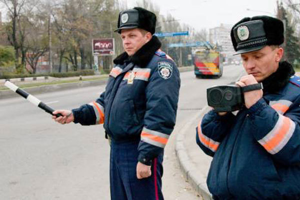 В Крыму захвачены Совмин и Верховная рада, официальных заявлений еще не было
