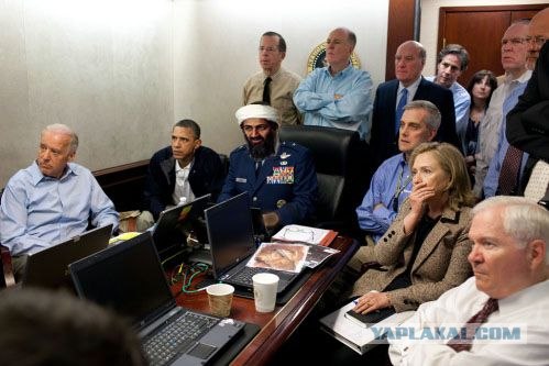 Обама следит за своей речью в прямом эфире