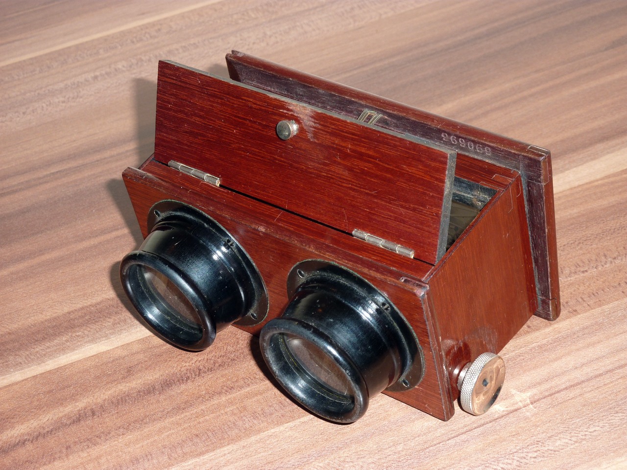 Прибор для просмотра слайдов ссср с изображением