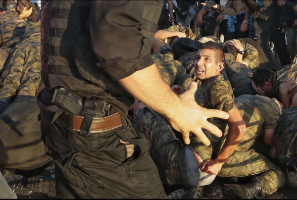 Фоторепортаж: переворот в Турции - хроника событий