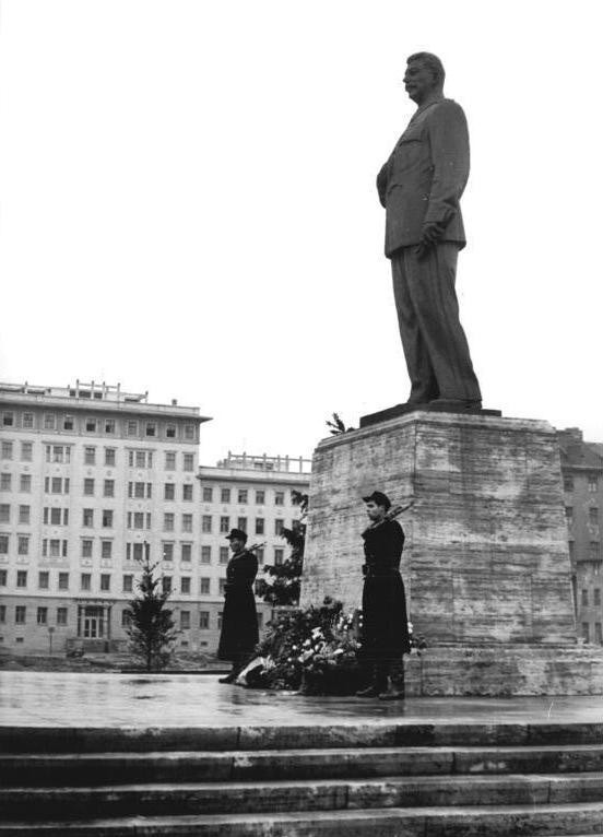 ГДР в фотографиях