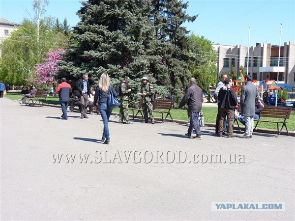 На окраине Славянска началась перестрелка