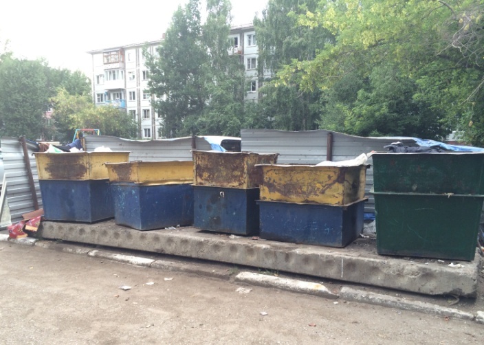 Rusvesna su только проверенная информация. Мусорки в цвет украинского флага. Мусорка желто синяя. Разукрашенные мусорные баки. Мусорные контейнеры в украинских флагах.