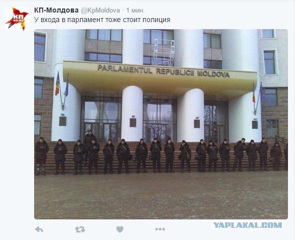 Молдавский "майдан" или просто способ согреться?