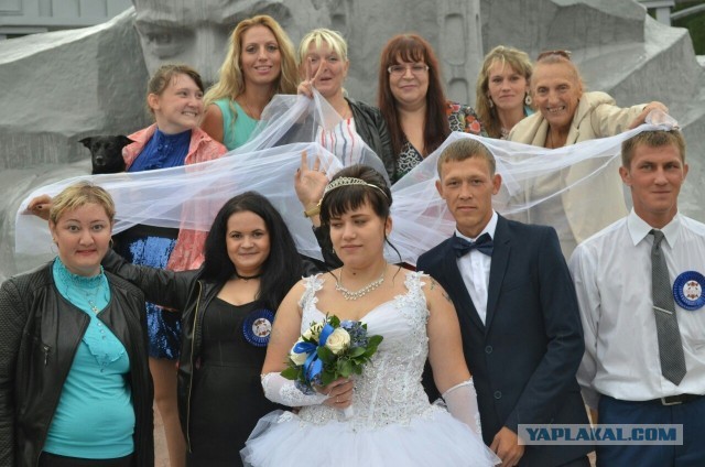 А обещал незабываемую фотосессию, шаромыжник