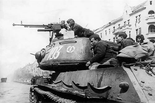 Фаустпатрон против танков в битве за Берлин - легенда и реальность