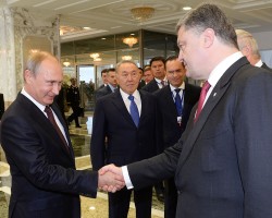 Порошенко договорился с Путиным о прекращении огня