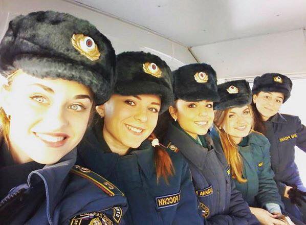 Красит ли форма женщину? 22 варианта