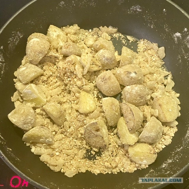 Рыбный чаудер с картофелем, кукурузой и хрустящим беконом.