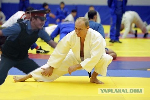 Школьники и полицай