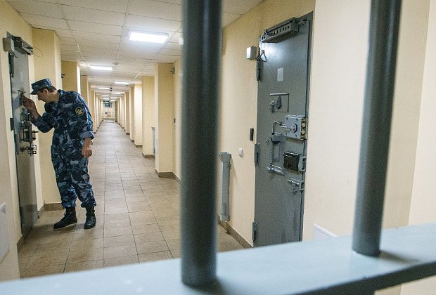 Российские тюрьмы становятся рассадниками экстремизма. Почему охрана колоний не справляется?