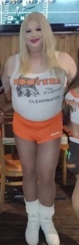 Компания Hooters объявила о своём банкротстве