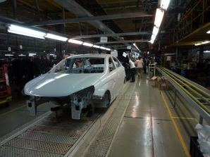 Lada Vesta на конвейере