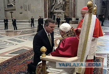 У гроба Папы Иоанна Павла II