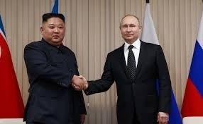 Вчера москвичи, ужинавшие в ресторане на Арбате, наблюдали вот такую картину с митингов