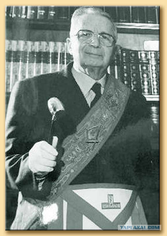 У гроба Папы Иоанна Павла II