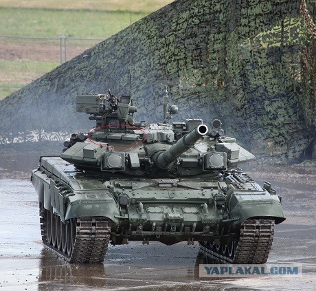 Дедушка и внук. Т-34, выпущен на заводе #183 в начале 1942 года, и Т-90, выпущен на УВЗ в 1992 году