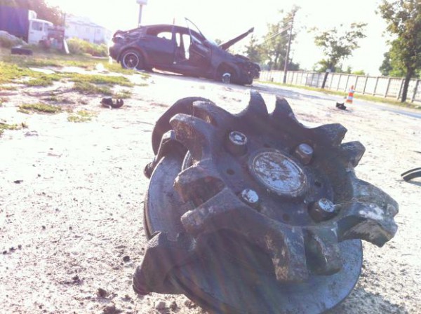 В Киеве пьяные автослесари уничтожили машину клиен