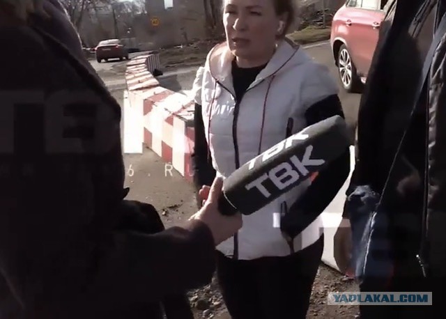 Распространитель Herbalife напала на съемочную группу красноярского телеканала из-за того, что ее машина попала в кадр