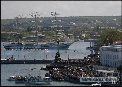 Крым. Бакла. Пещерный город.
