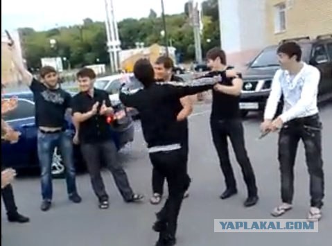 Нетолерантный мудак.