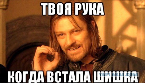 Стройные девушки в коротких платьях