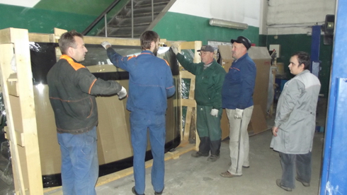 Замена лобового стекла на Маз 206