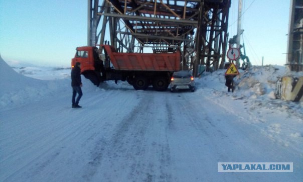 В аэропорту Норильска ветром снесло Boeing