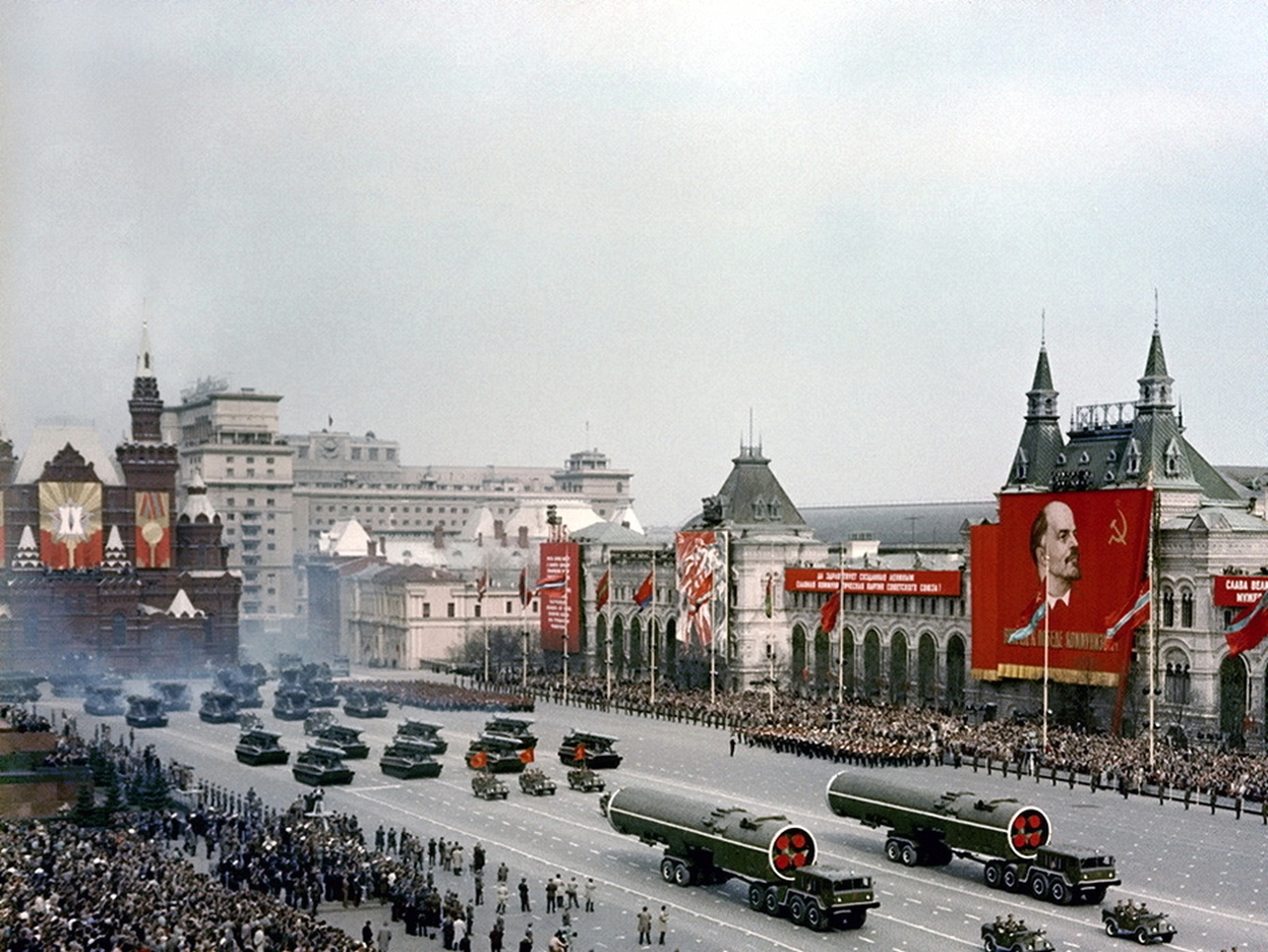 Парад Победы 1965 года на красной площади в Москве