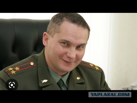 Первоклассникам, для линейки в Нижнем Новгороде выдали военную форму, причем на несколько размеров больше