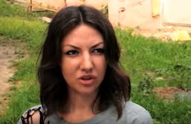В Германии демонстранты скандируют "На колени!"