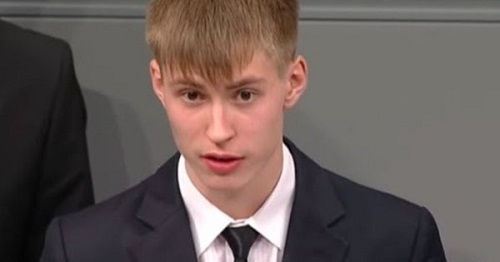 "Возвращаемся. Живых нет". "Амбарчик" уже развернулся в сторону аэродрома, но тут...