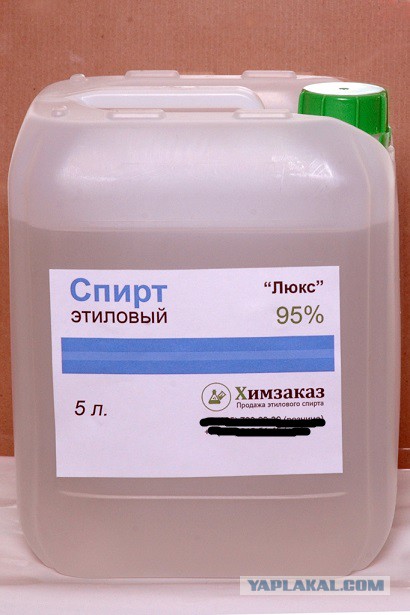 В России продолжается сокращение продаж алкогольных напитков.