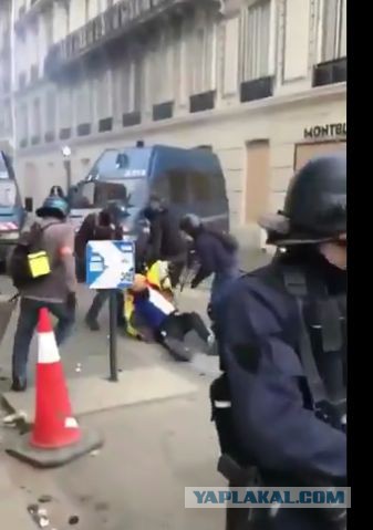 События в Париже в прямом эфире с разных точек