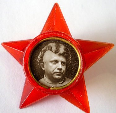 Памятник первому главе ДНР Александру Захарченко установили на аллее героев в Донецке