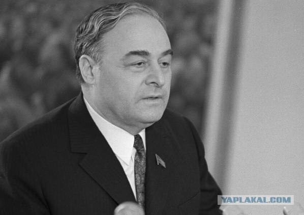 Рублевка. Что скрывает Михалков и кто живет в доме Алексея Толстого