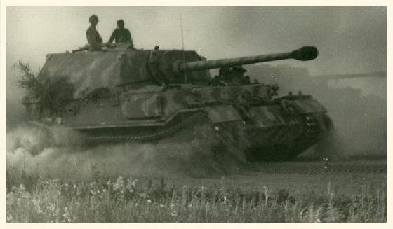 StuG III под кличкой "Гадюка", самая массовая в производстве с которой пришлось встретиться нашим дедам.