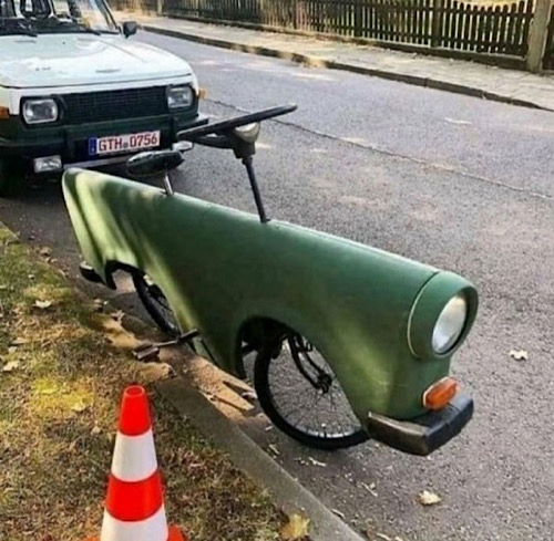 Это 21-летний Mercedes е211