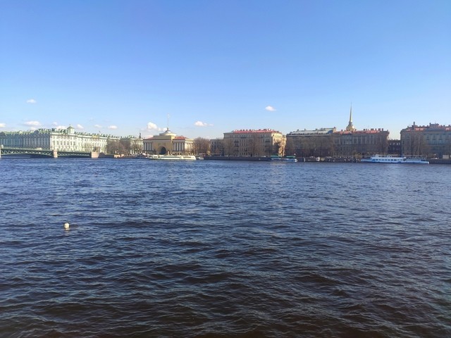 Пройтись по центру