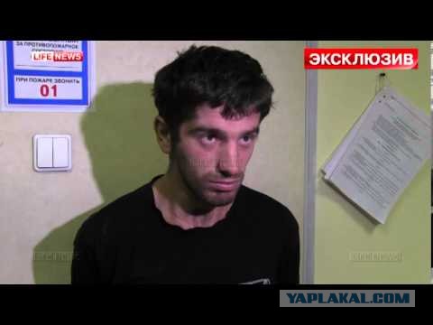 Дагестанцы избивают полицейского