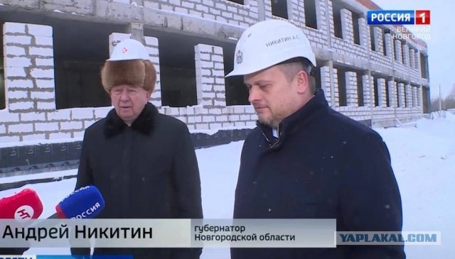 Шприц нашли возле тела крановщика, который скончался в кабине крана в Москве
