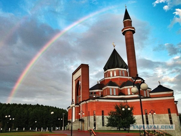 Татарин в московской мечети на Курбан Байрам