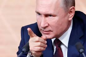 Зеленский ввёл санкции против экс-ведущей «Спокойной ночи, малыши» Ангелины Вовк после её слов о желании отправиться «на фронт» с Хрюшей и Степашкой.