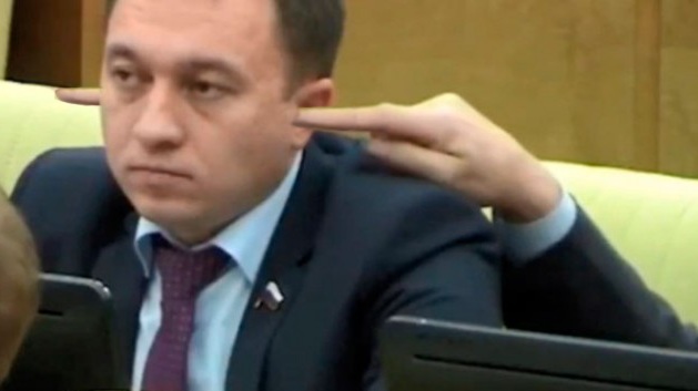 Население считает депутатов дармоедами