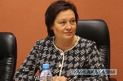 Саратовского учителя обвинили в пропаганде нацизма и уволили из-за спектакля "Сын полка"