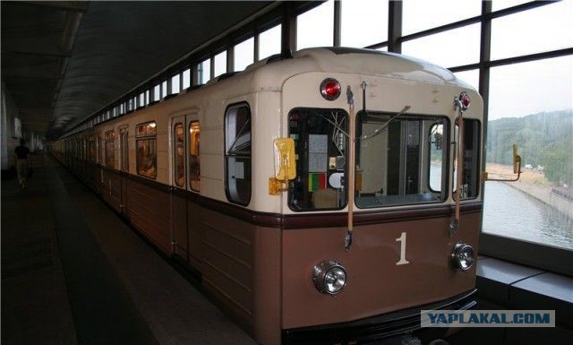 Вагоны метро разных стран