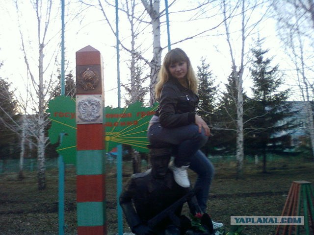 Малолетние дуры устроили фотосессию на кладбище